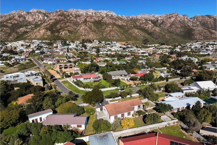 3 Bedroom Property for Sale in Mountainside Western Cape